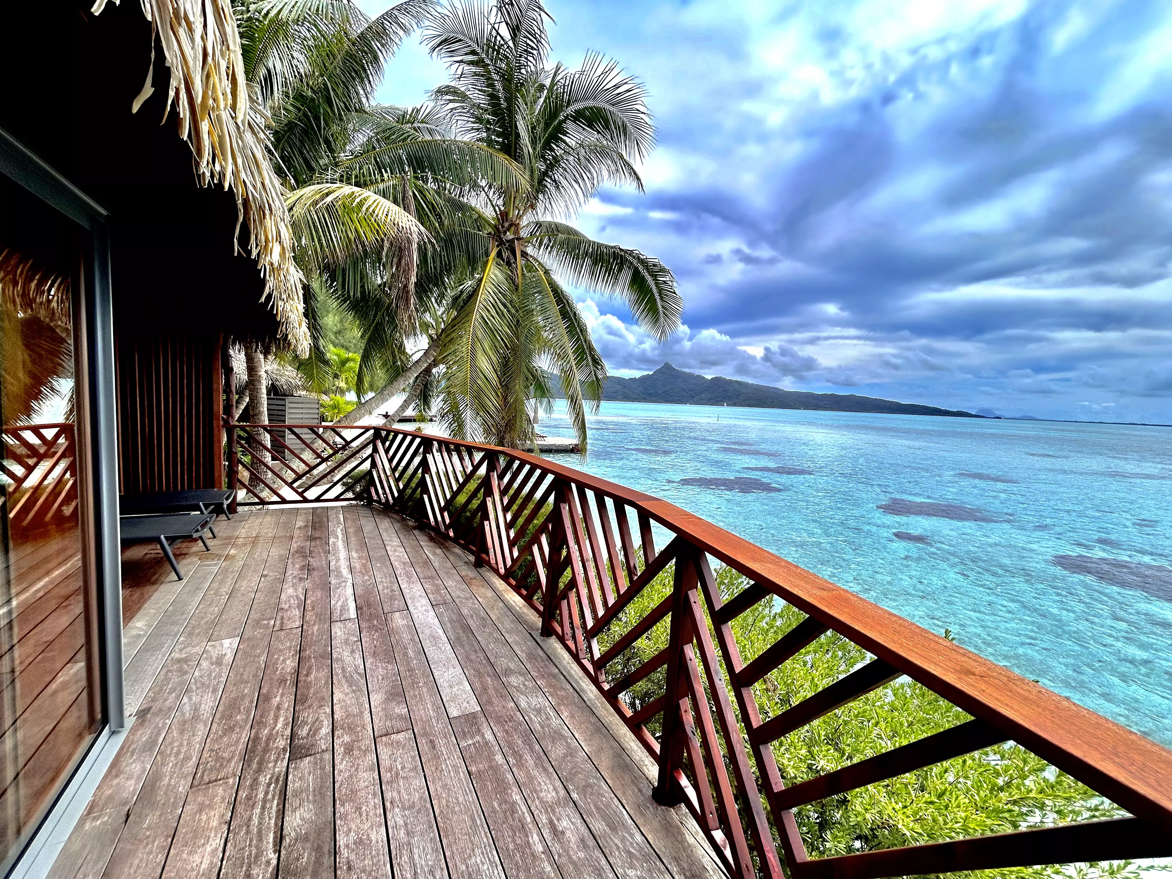 Luxury room at Hotel EDEN Taha'a private island